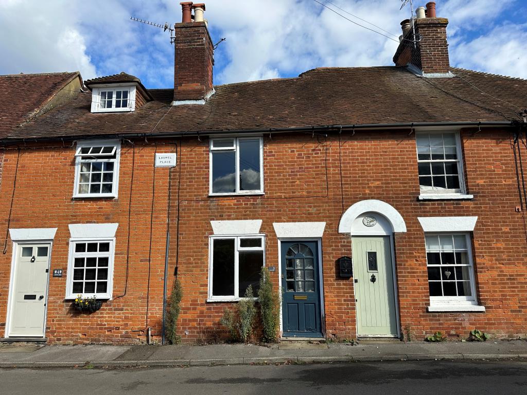 Lot: 134 - TERRACE HOUSE FOR IMPROVEMENT - Terraced house